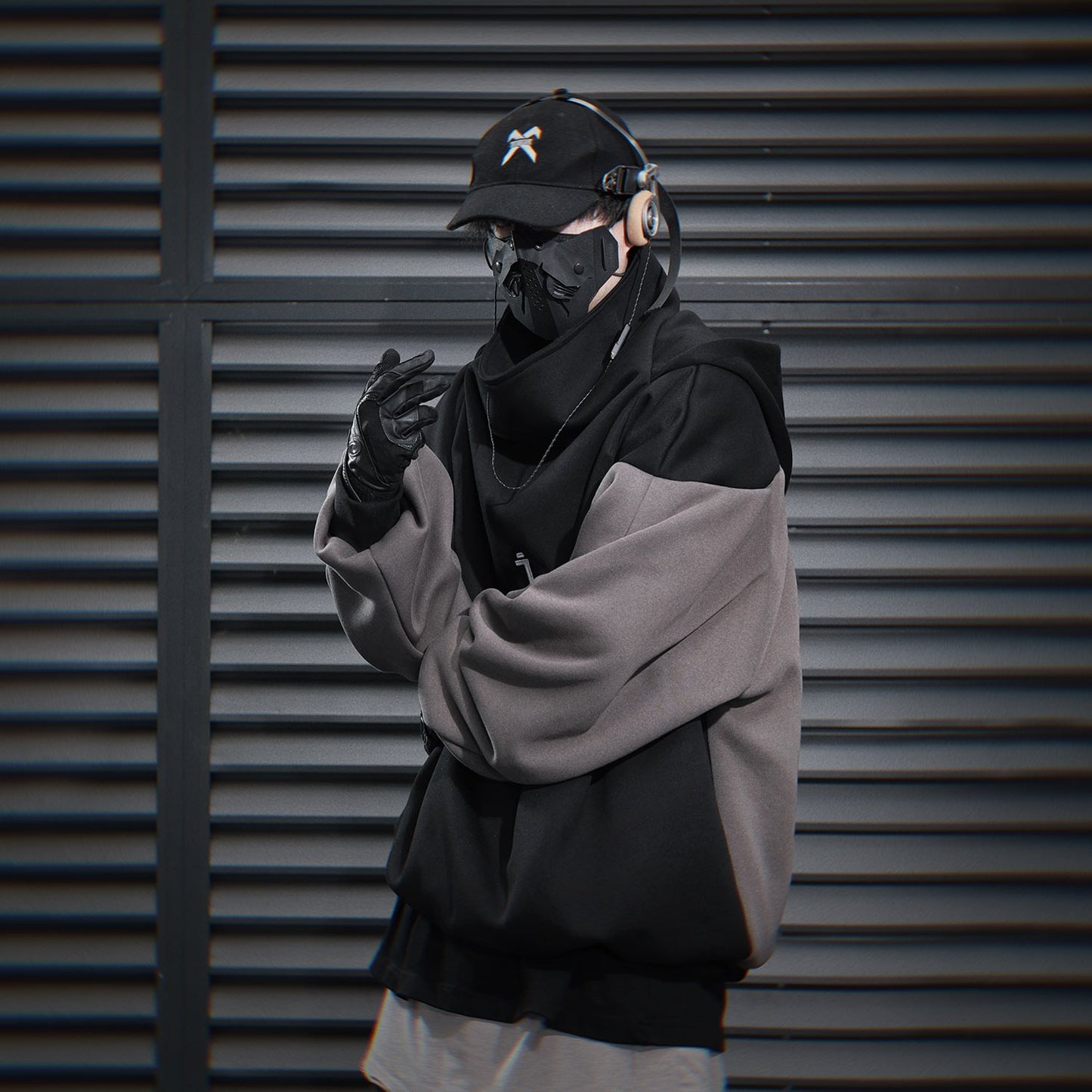 HiH51 Black Urban Hoodie