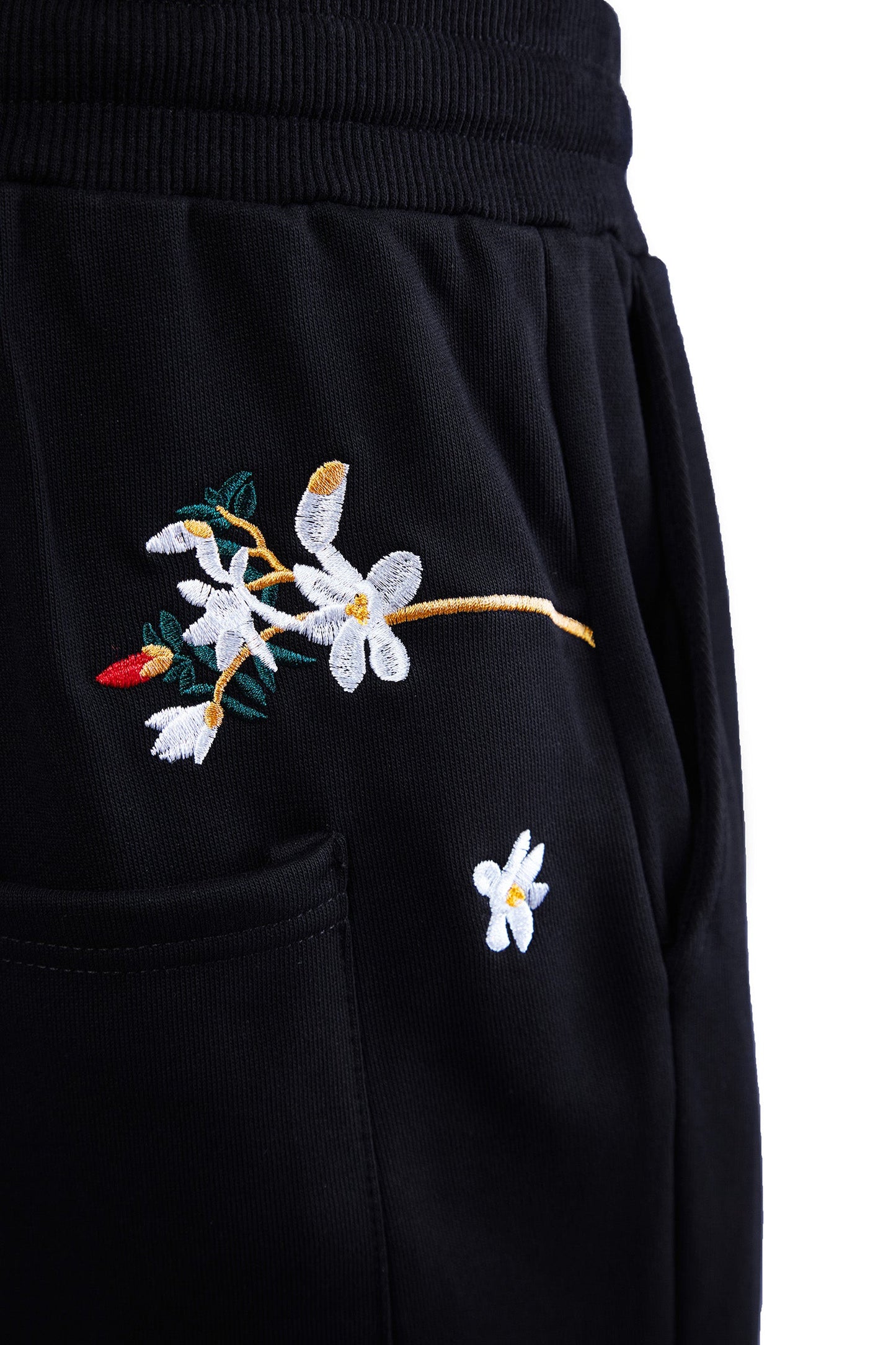 7046 Flowers Embroidery Joggers
