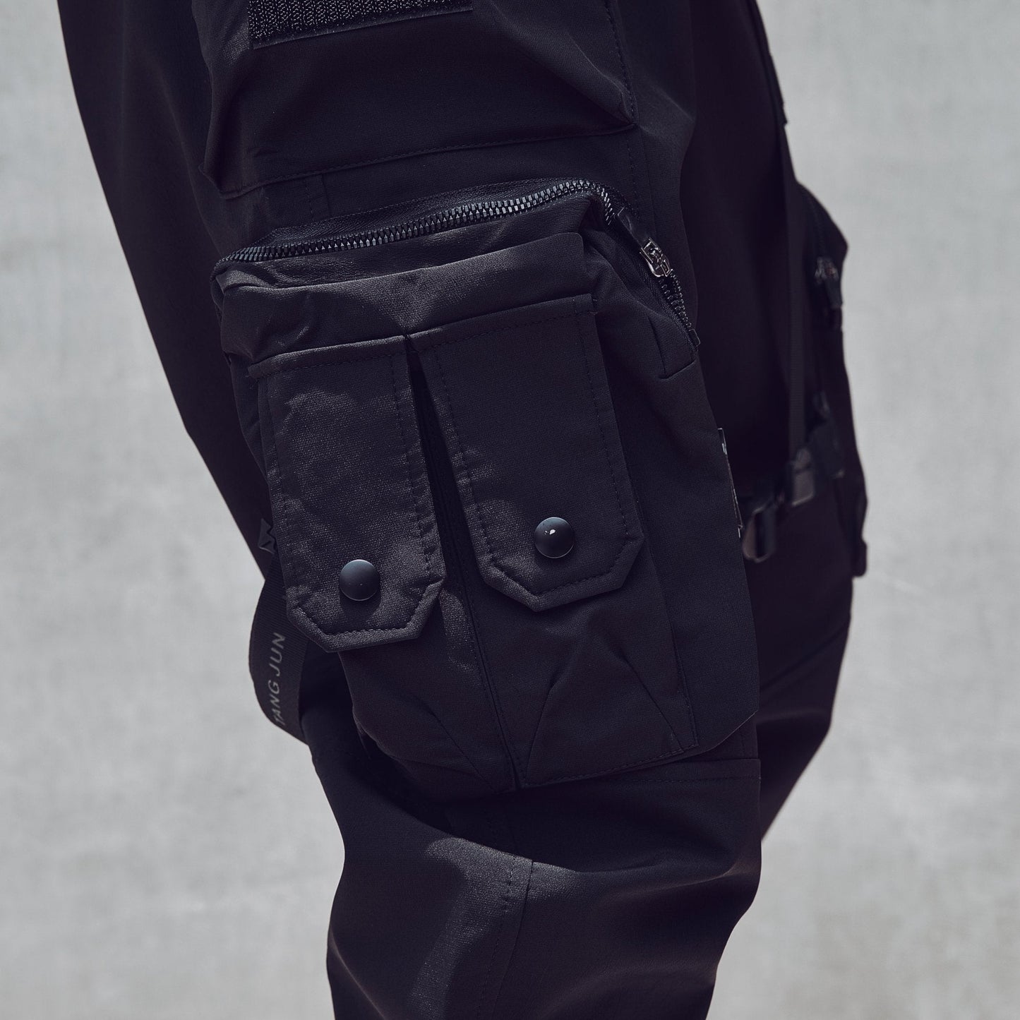 IBP440 Matte Black Paratrooper Joggers