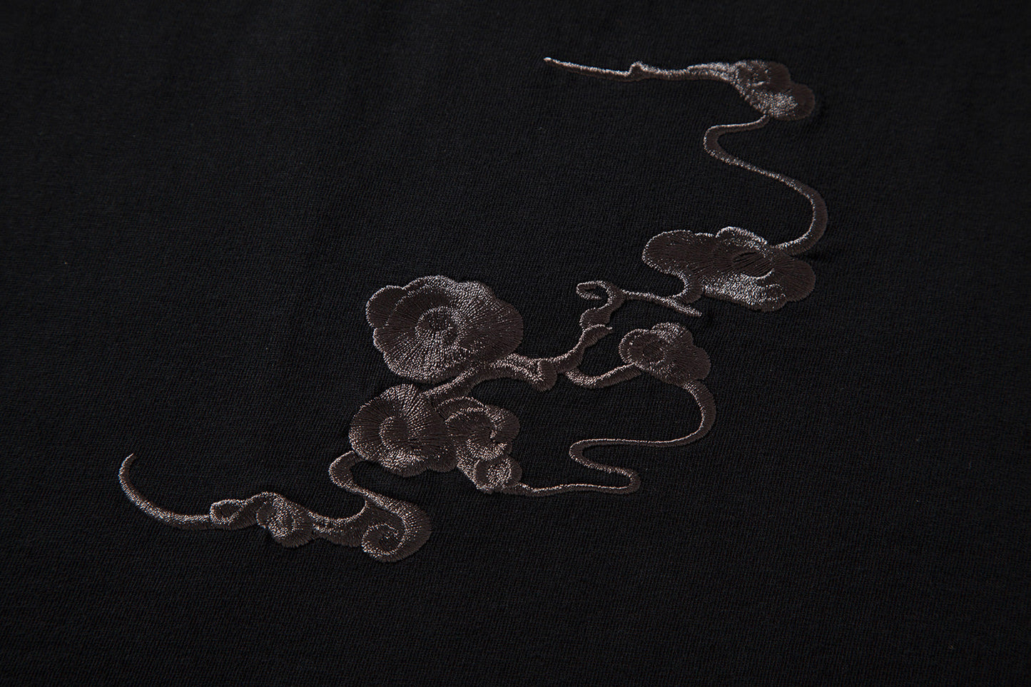 KH870 Kirin Embroidery Tee