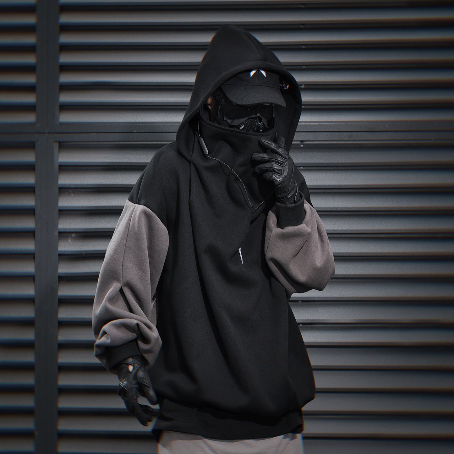 HiH51 Black Urban Hoodie
