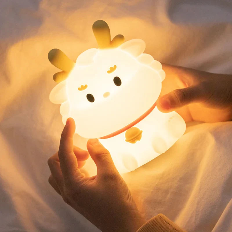 Linda luz nocturna de dragón