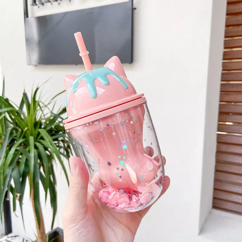 Botella de gatos de helado