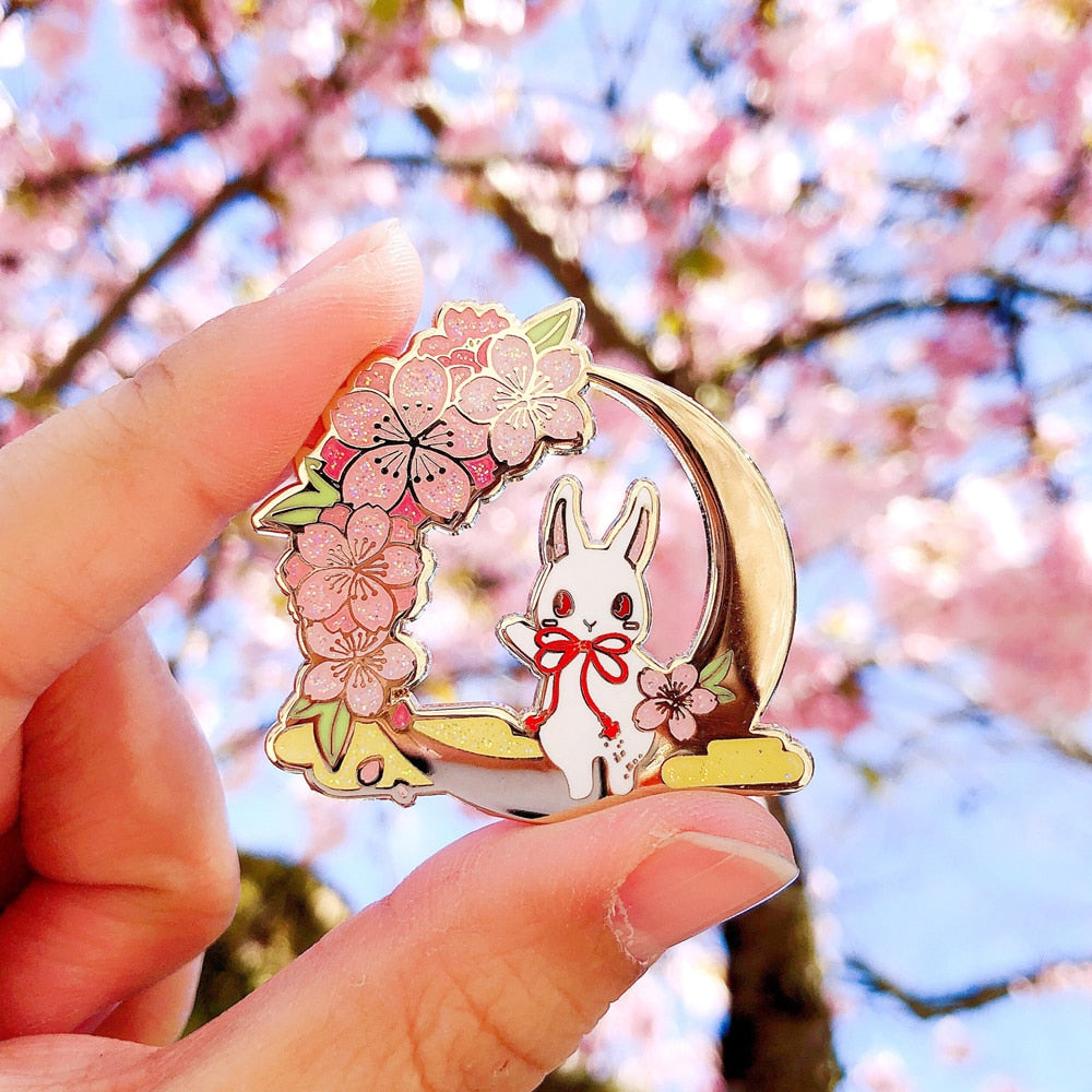 Broche en émail Sakura Bunny