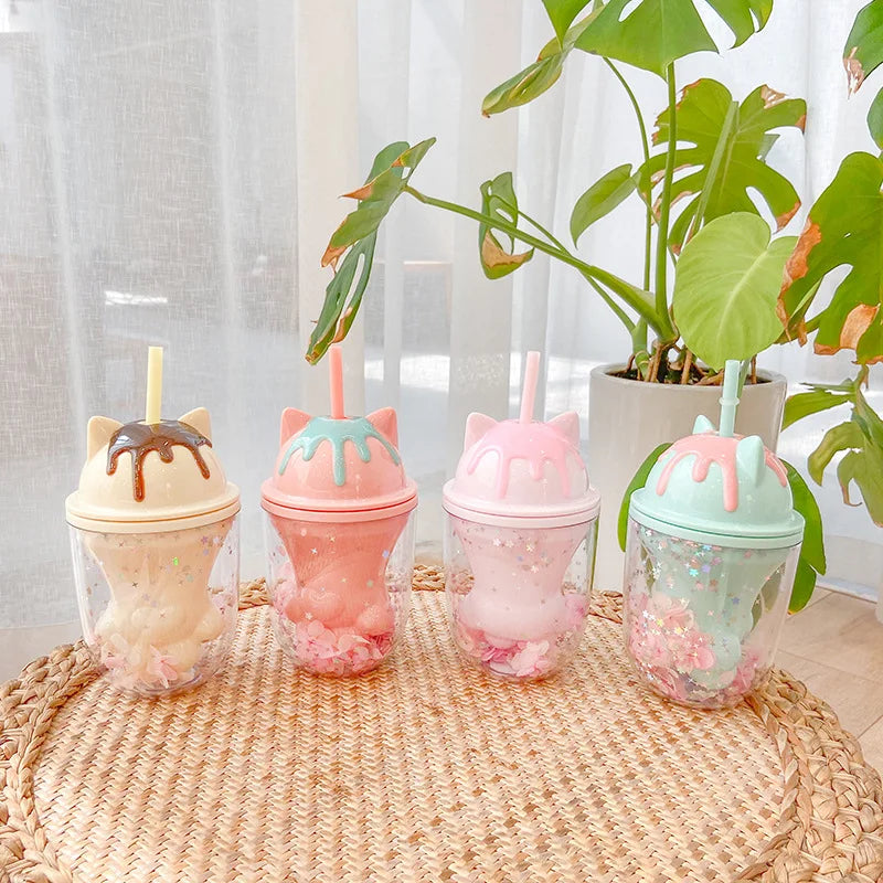 Botella de gatos de helado