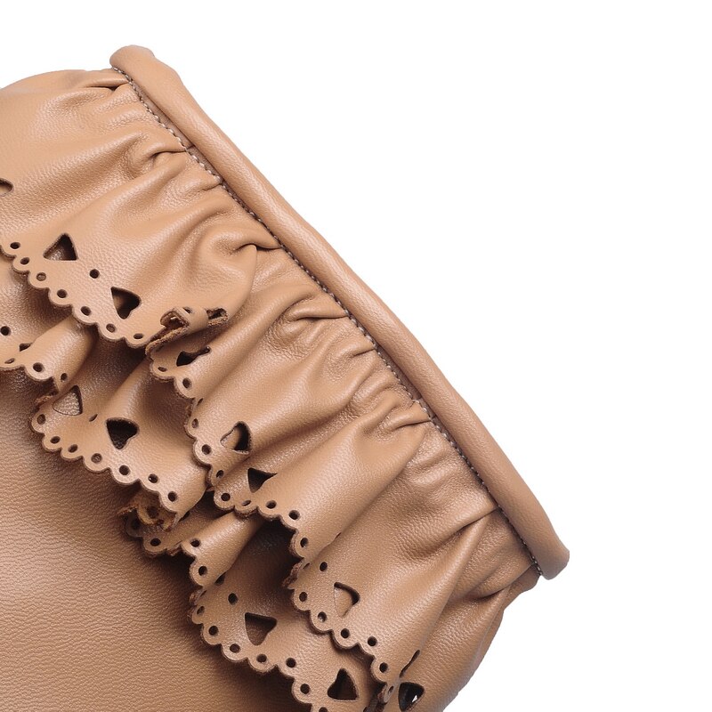 Bottines à lacets et bout rond