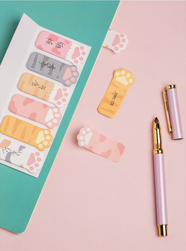 Notes autocollantes en forme de pattes de chat