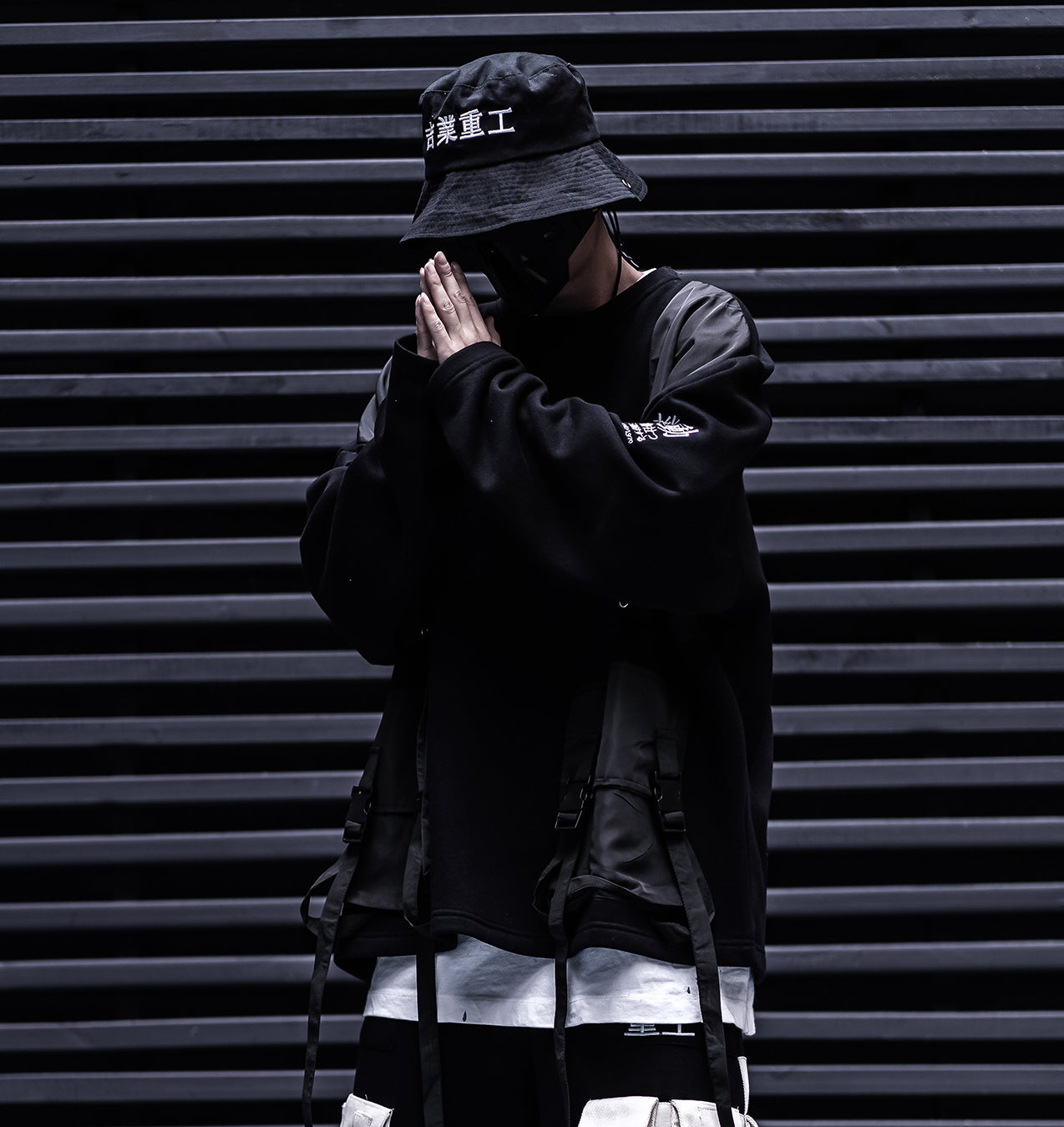 HiS001 Urban Industrial Crewneck