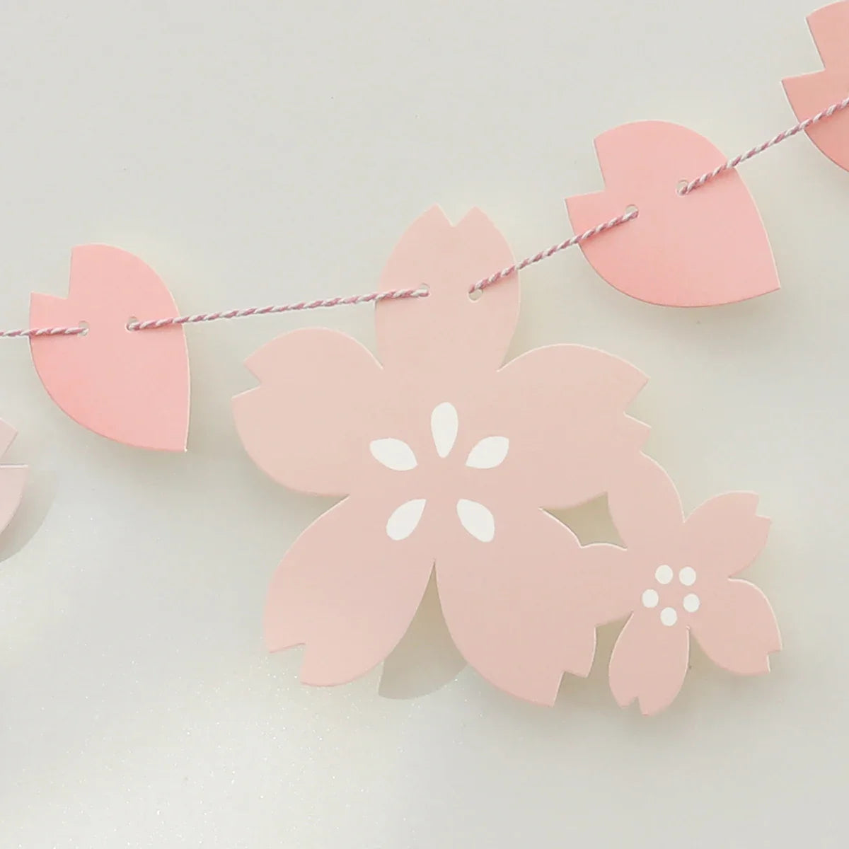 Décoration de fête en fleurs de cerisier