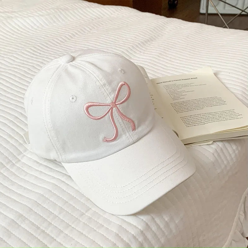 Casquette de baseball brodée avec nœud doux
