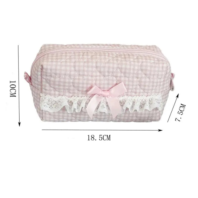 Trousse à carreaux vichy et dentelle