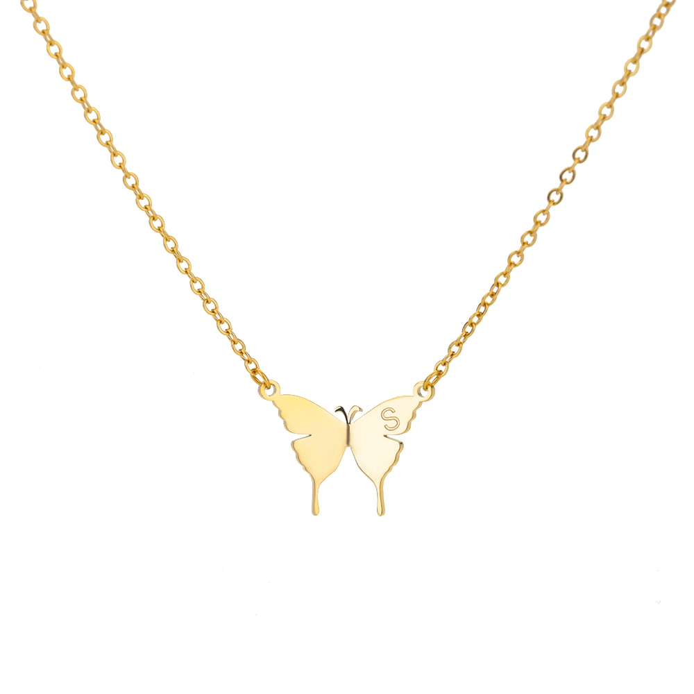 Collier avec lettre initiale papillon