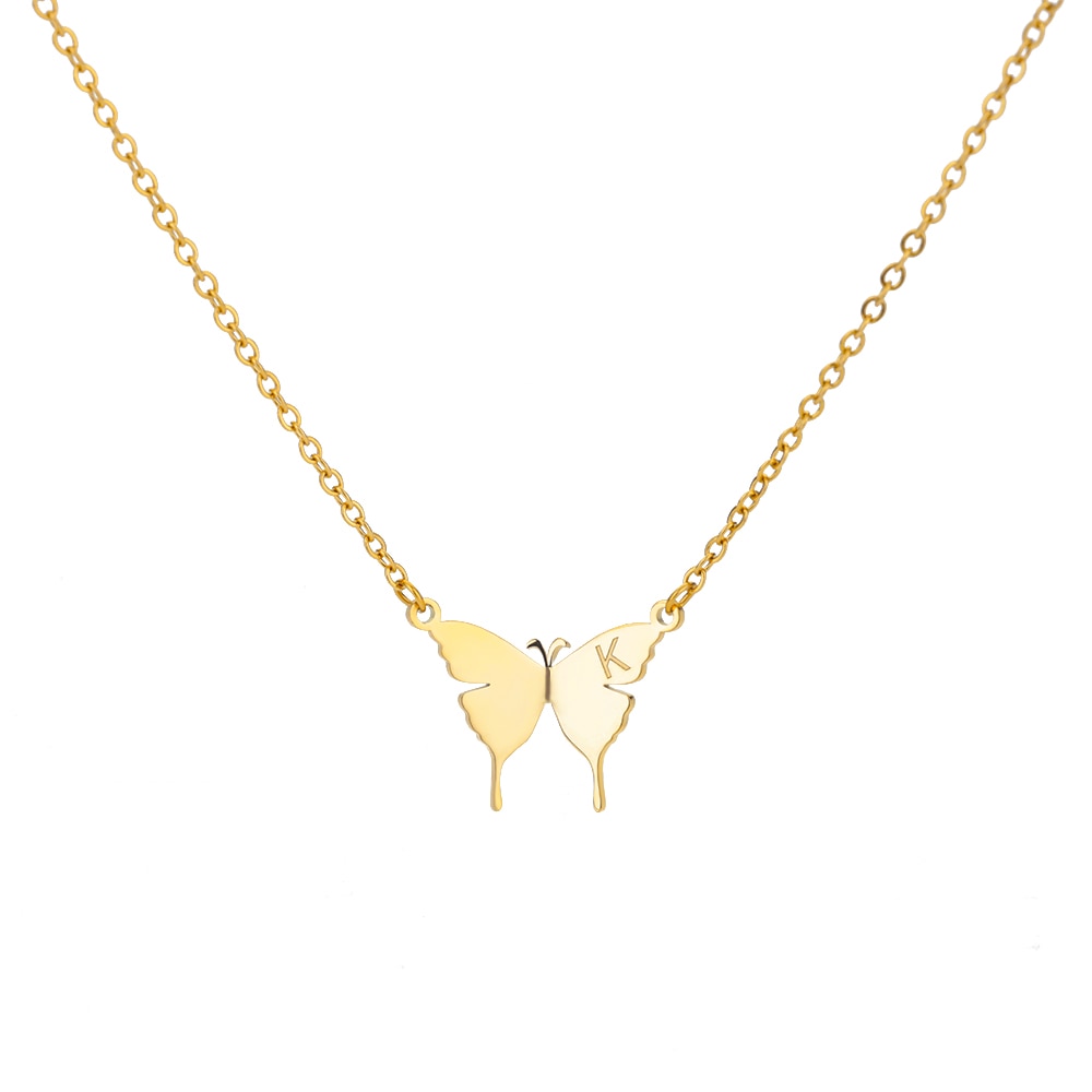 Collier avec lettre initiale papillon