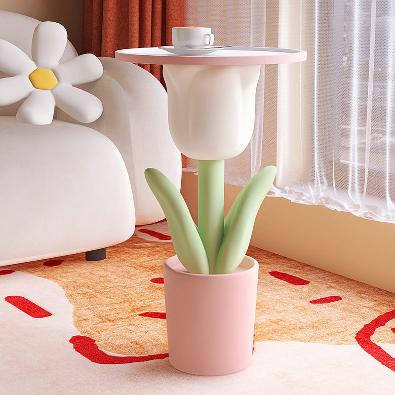 Table d'appoint en forme de tulipe
