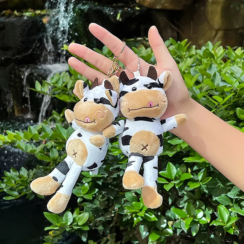 Llavero con colgante de peluche de vaca