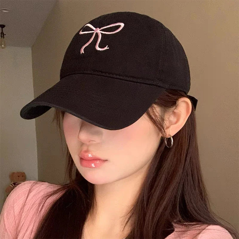 Casquette de baseball brodée avec nœud doux