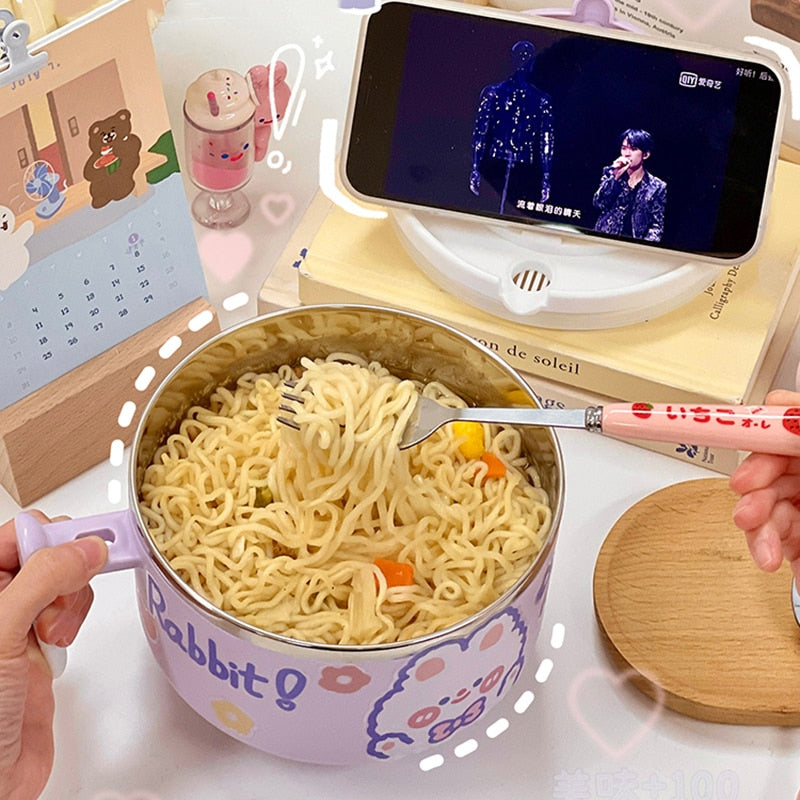 Tazón de ramen de conejito con tapa