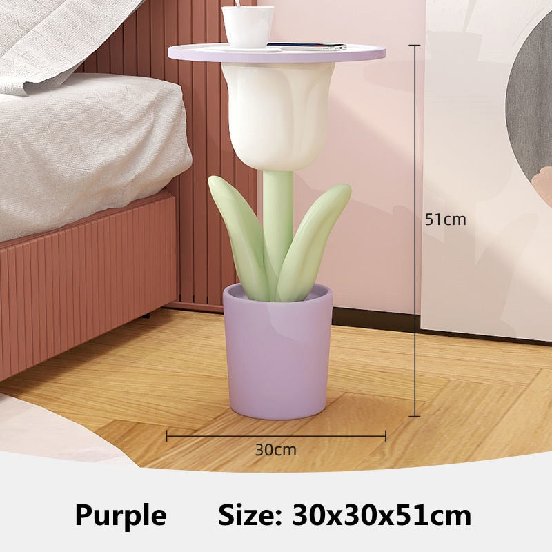 Table d'appoint en forme de tulipe
