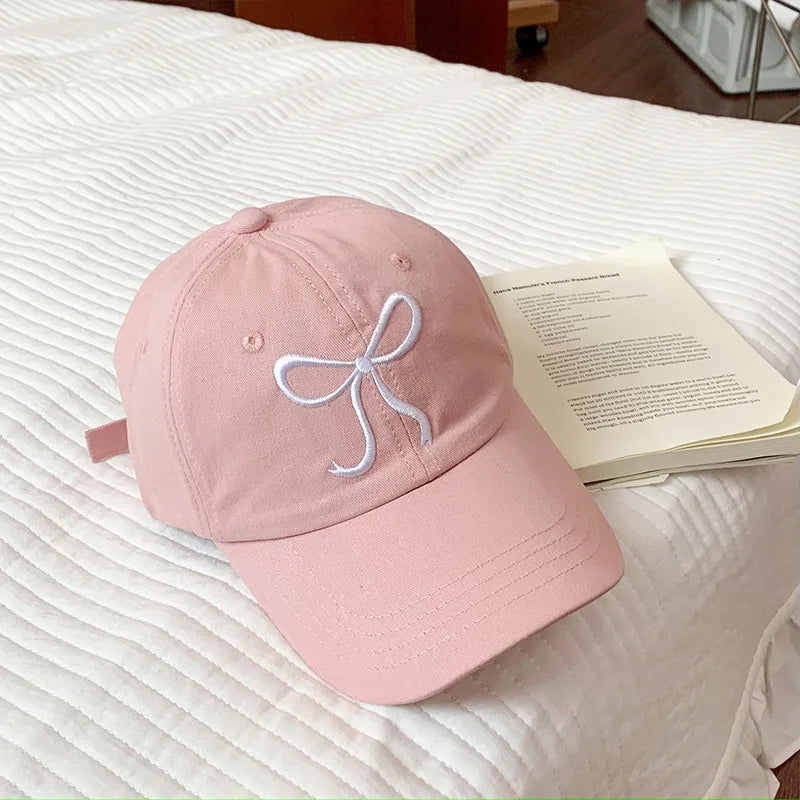 Casquette de baseball brodée avec nœud doux