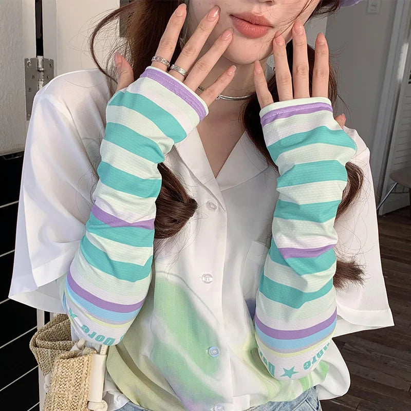 Manchettes à rayures arc-en-ciel