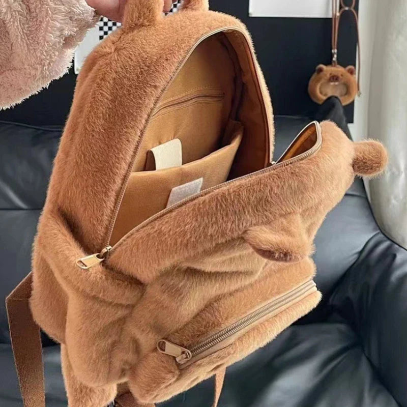 Petit sac à dos en peluche Capybara