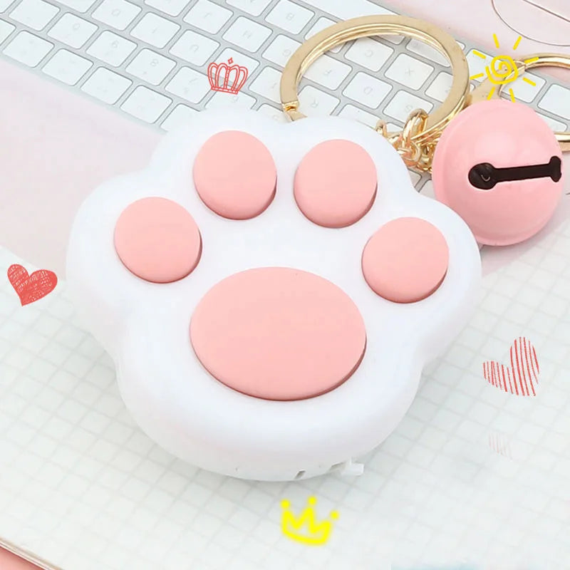 Llavero con juego de memoria de pata de gato