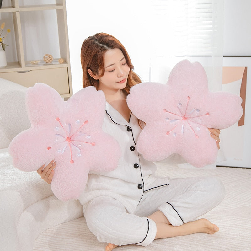 Oreiller en peluche en forme de fleur de cerisier