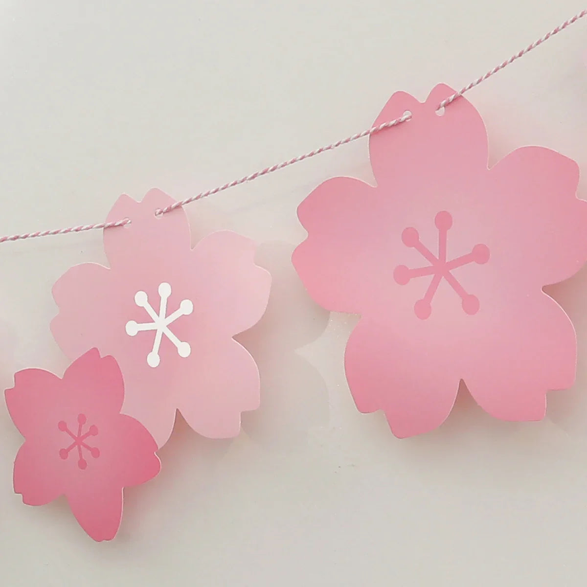Décoration de fête en fleurs de cerisier