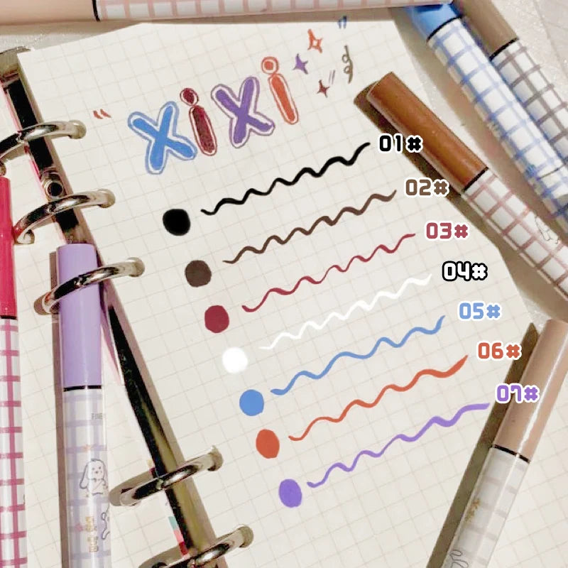 Eyeliner mat lisse et coloré