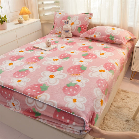 Housse de matelas en flanelle à motif de fleurs de fraise