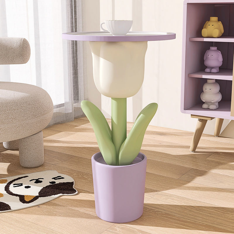 Table d'appoint en forme de tulipe