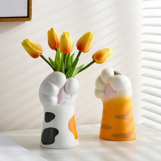 Vases en forme de pattes de chat