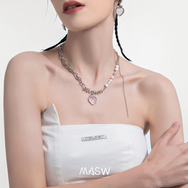 Collier pendentif fraise