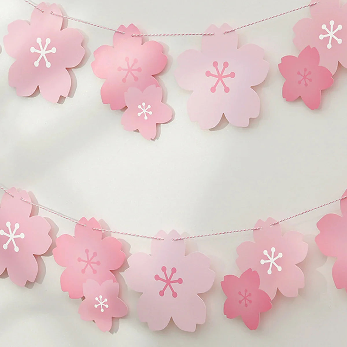 Décoration de fête en fleurs de cerisier