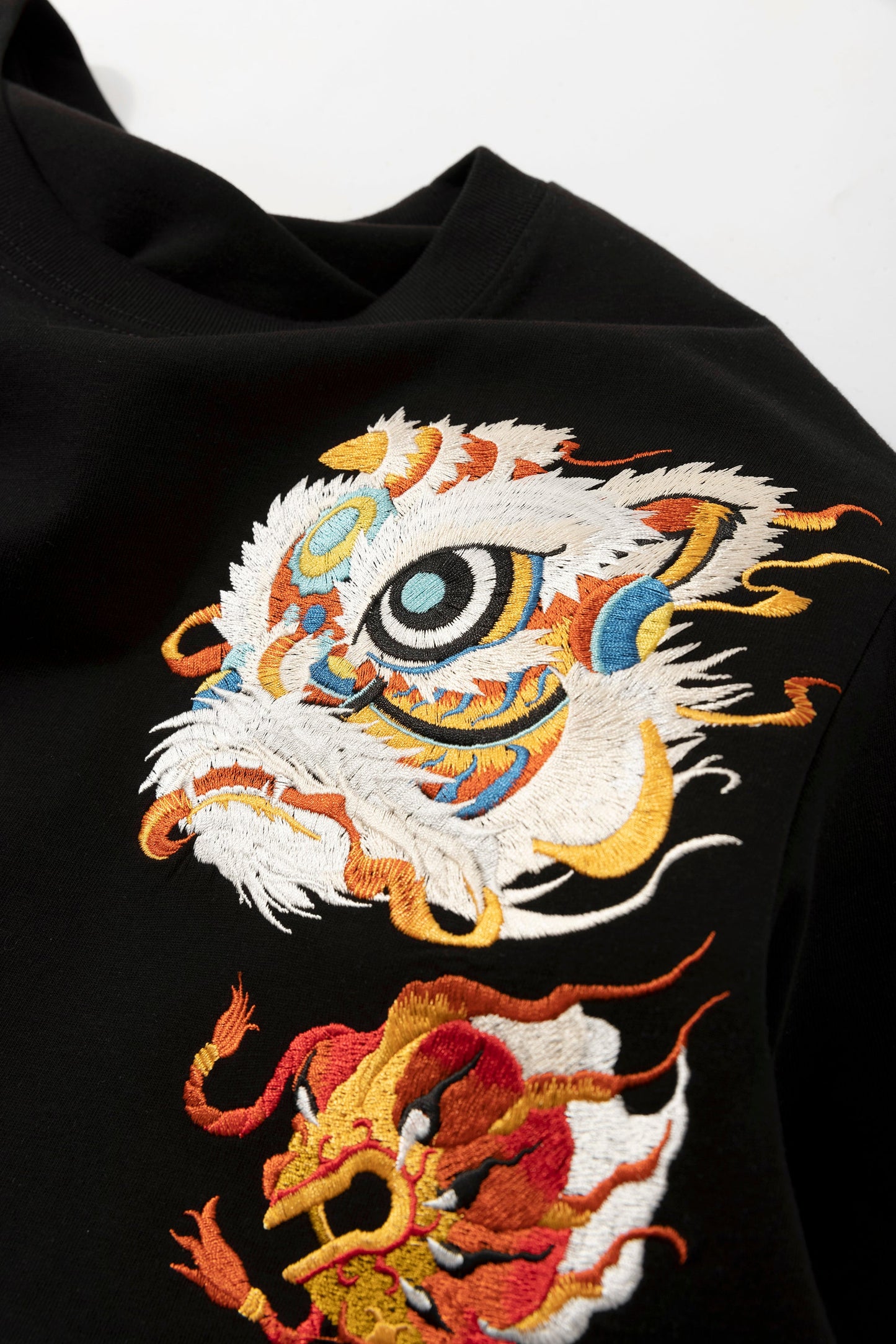 KH766 Lion Embroidery Tee