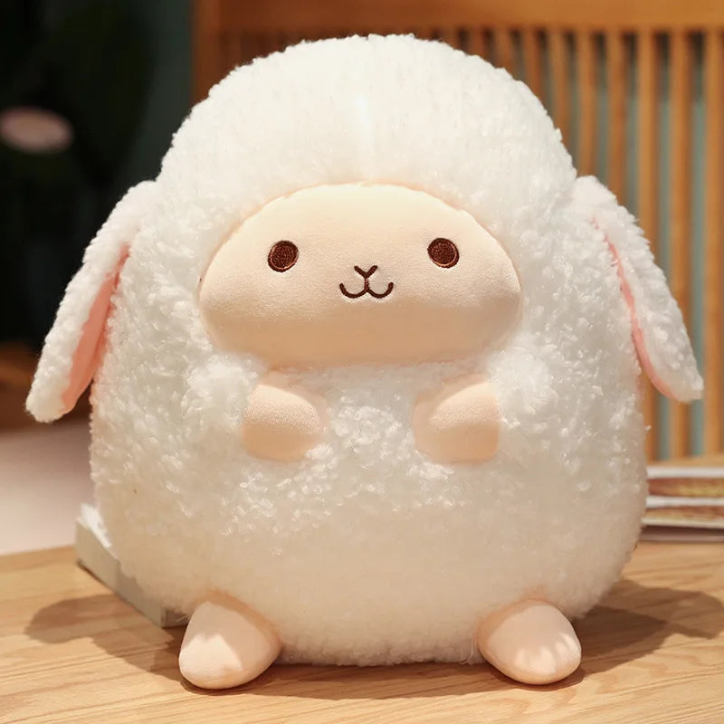 Lindo peluche de oveja esponjosa
