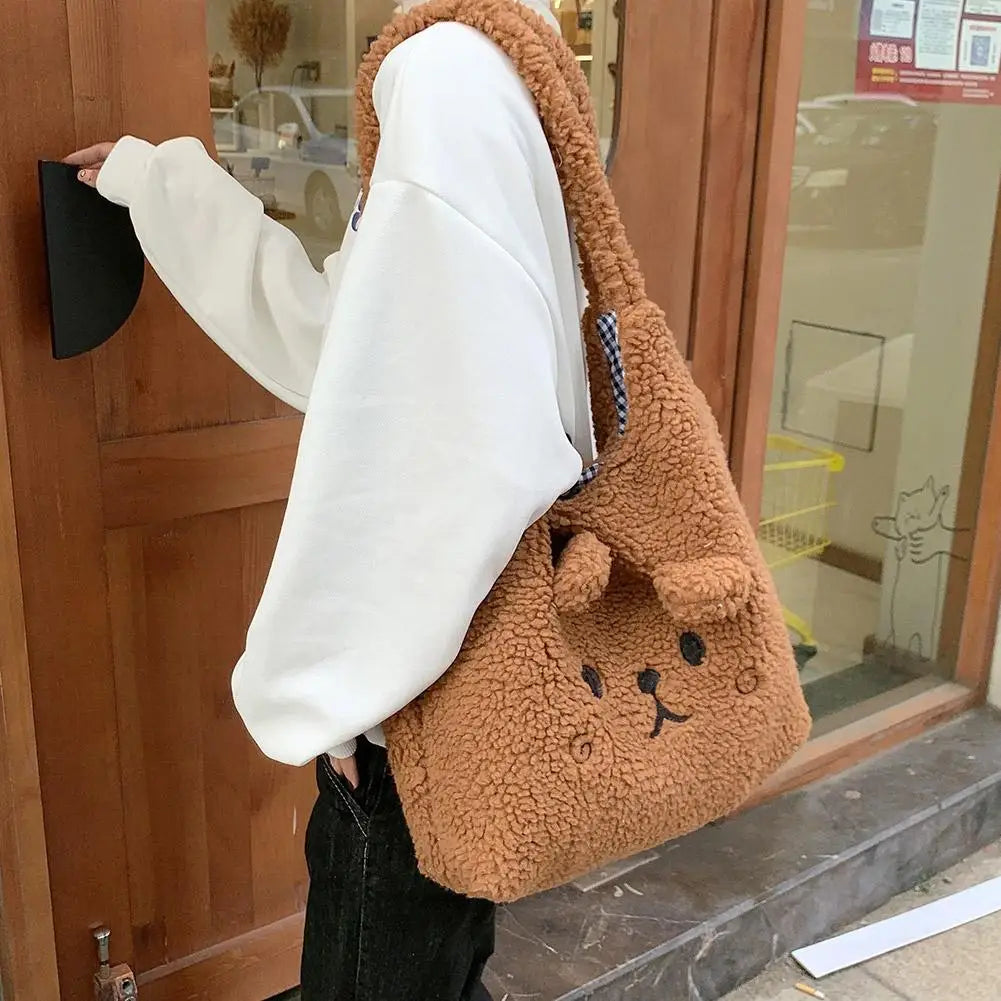 Bolsa de mano con forma de oso de peluche