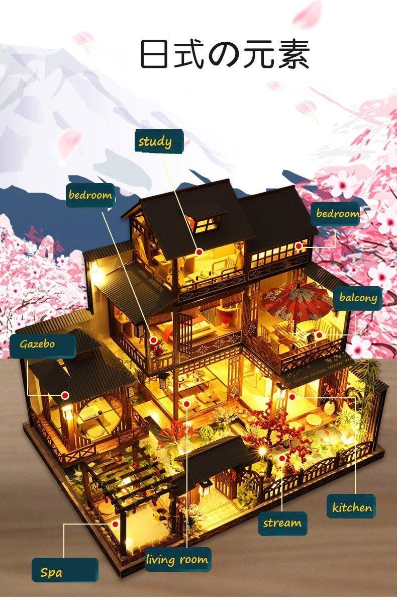 Maison de poupée japonaise traditionnelle à trois étages