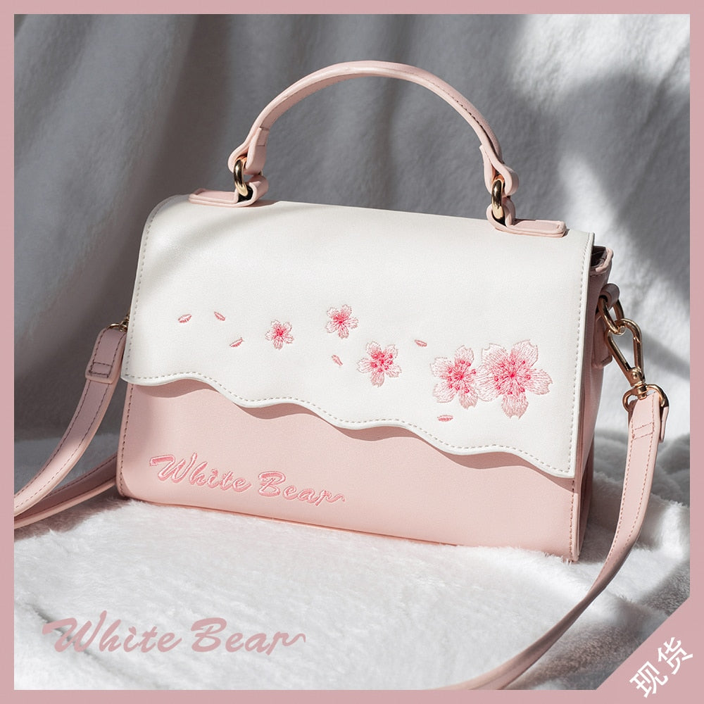 Sac à main brodé de fleurs de cerisier