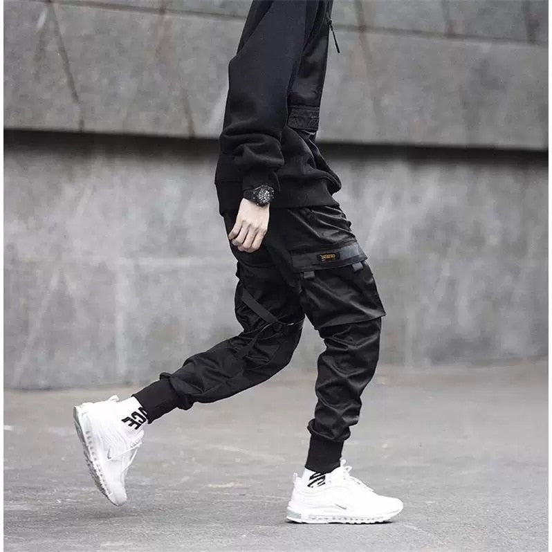 YE2032 Matte Black Joggers