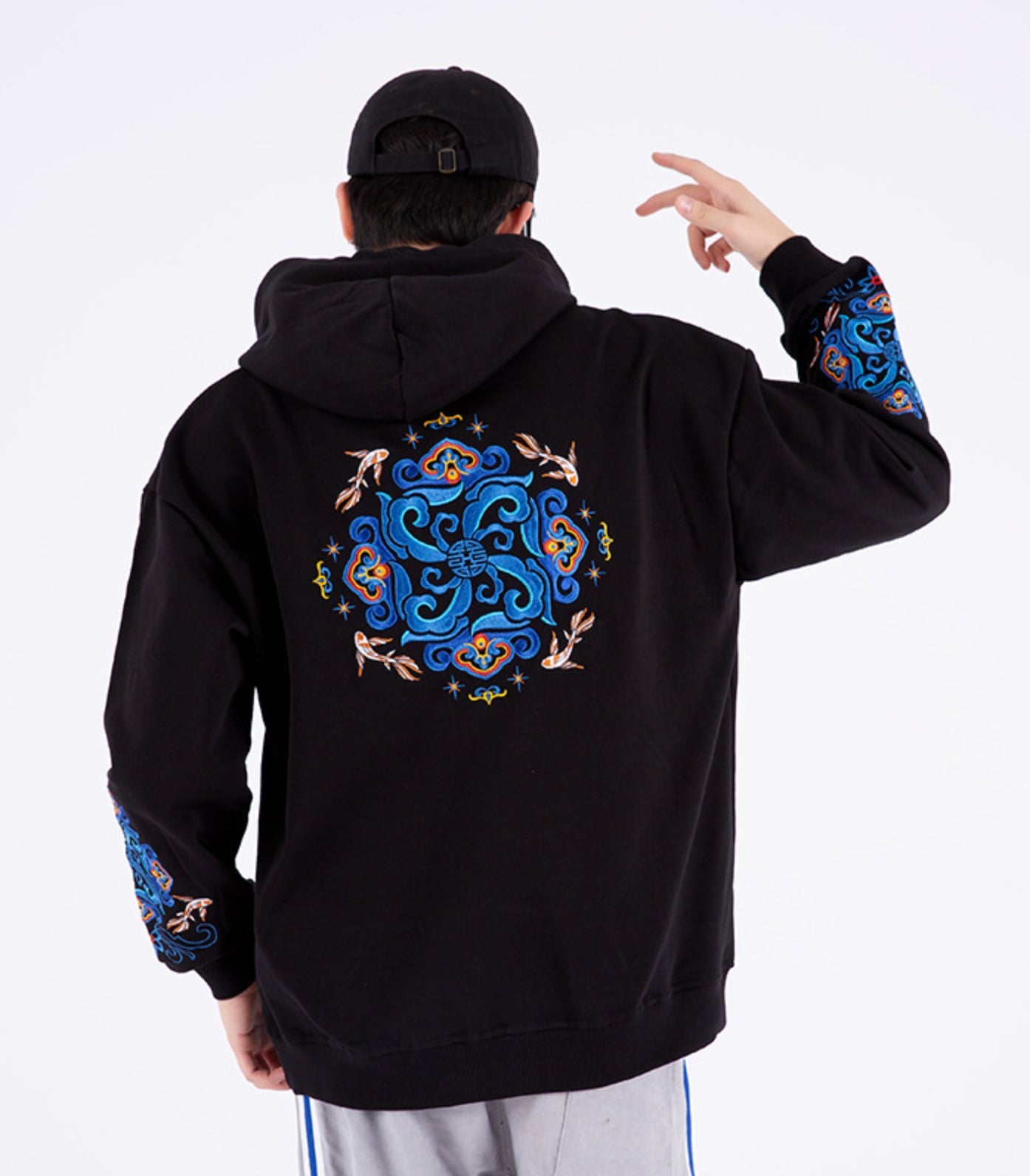 Sudadera con capucha y bordado de peces KH9201