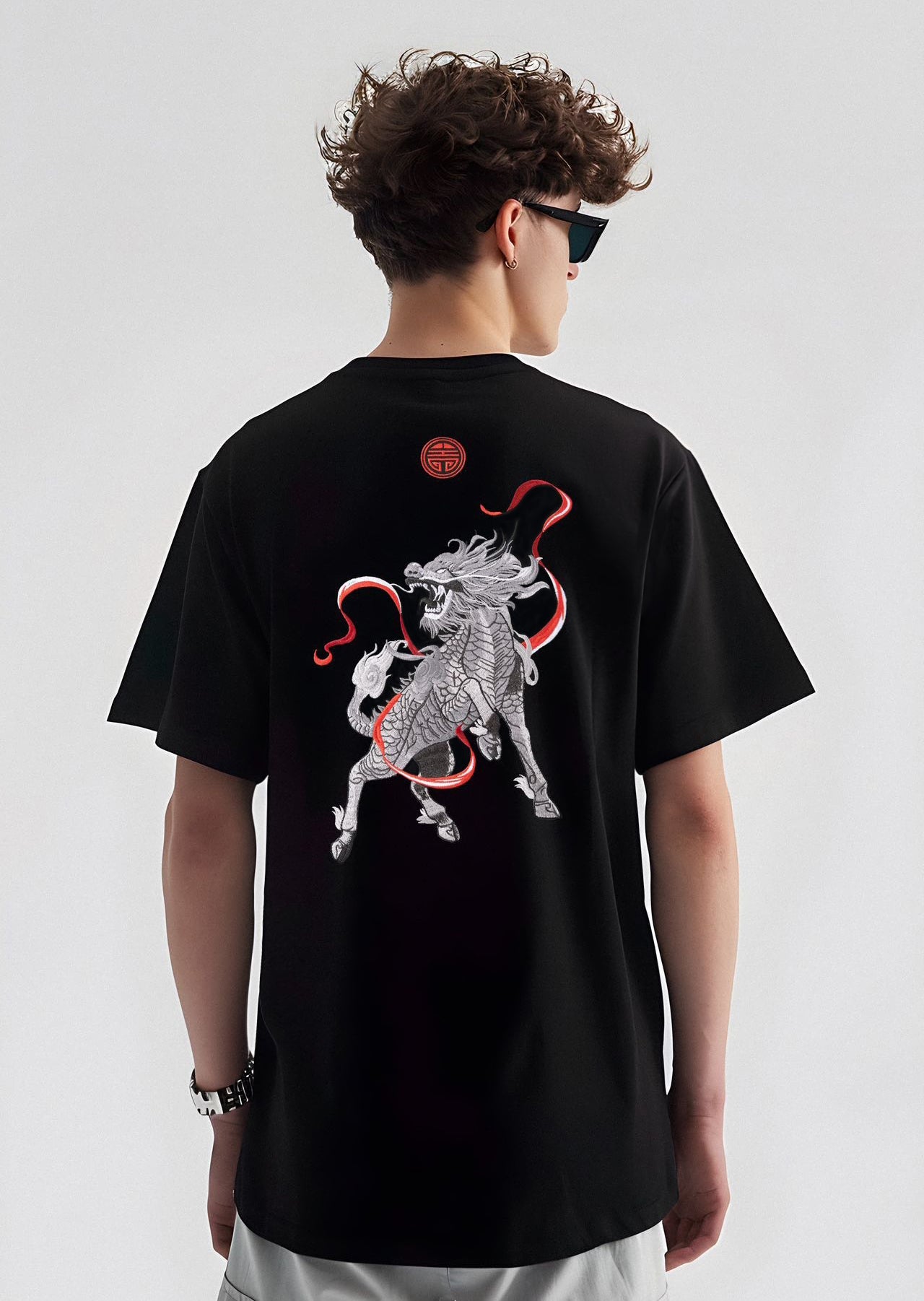 Camiseta con bordado del Kirin furioso KH755 