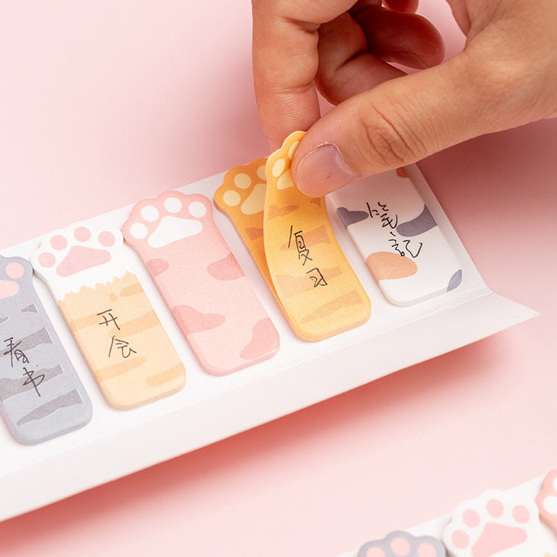 Notes autocollantes en forme de pattes de chat