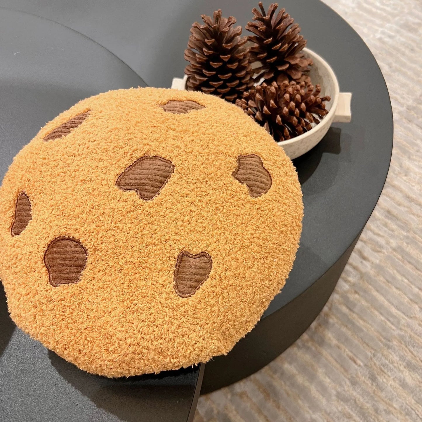 Almohada de peluche con forma de galleta con chispas de chocolate