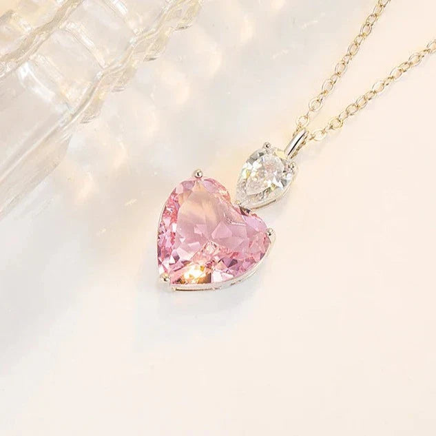 Collier avec pendentif en forme de cœur en zircon rose