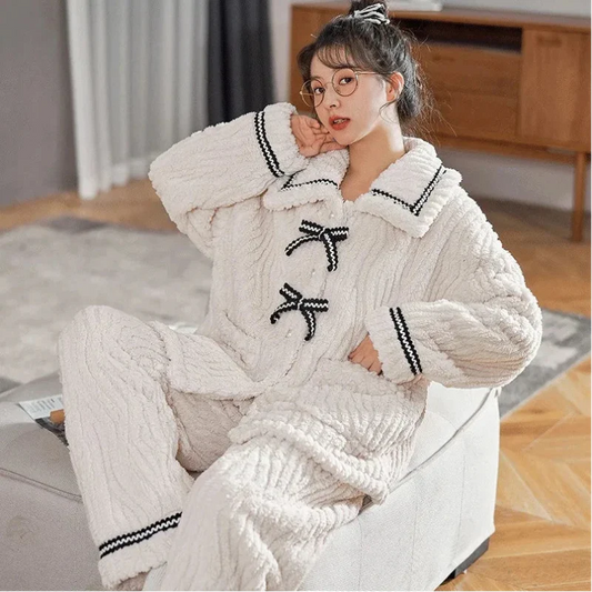 Joli pyjama noir et blanc
