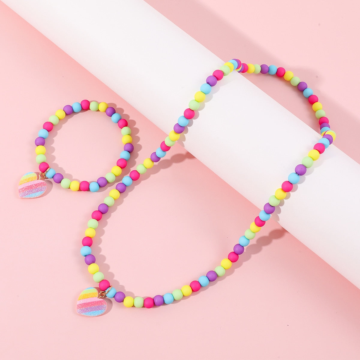 Ensemble de bijoux en forme de cœur pastel