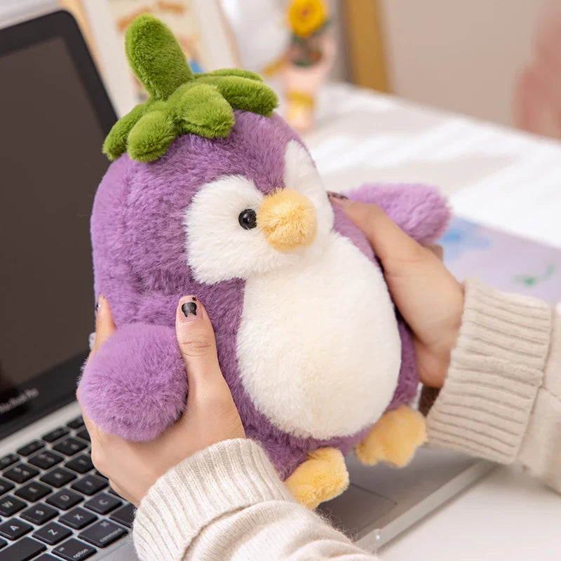 Peluches d'aubergine mignonnes pingouin