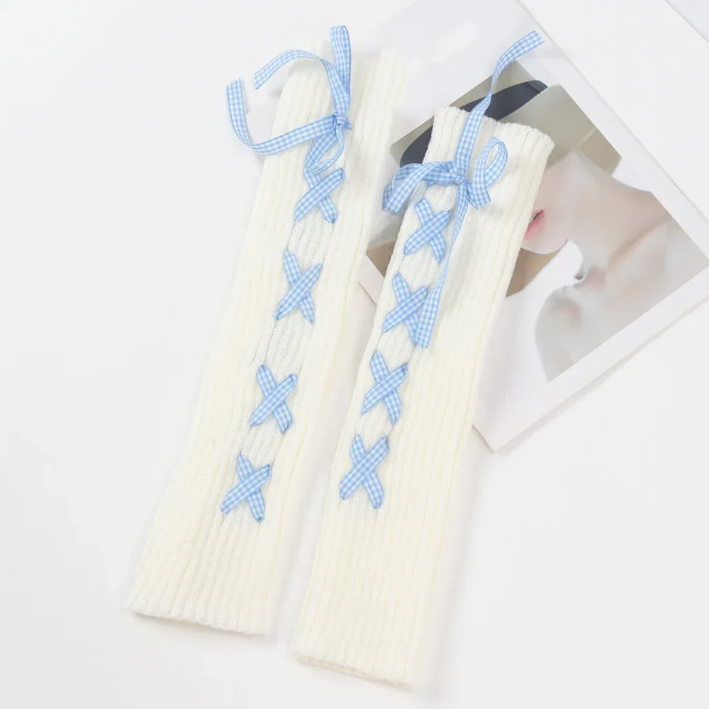 Jolies manchettes en tricot avec ruban