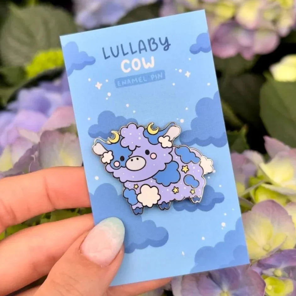 Pin's en émail Kawaii en forme de vache